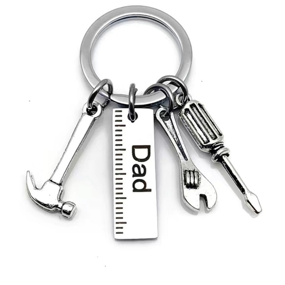 Dad’s Tools Keychain - Picture 1 of 2